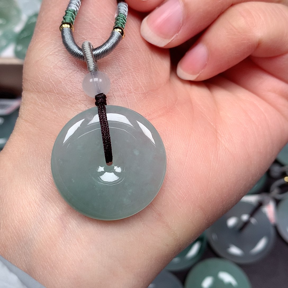 翡翠颈饰未镶嵌平安扣A