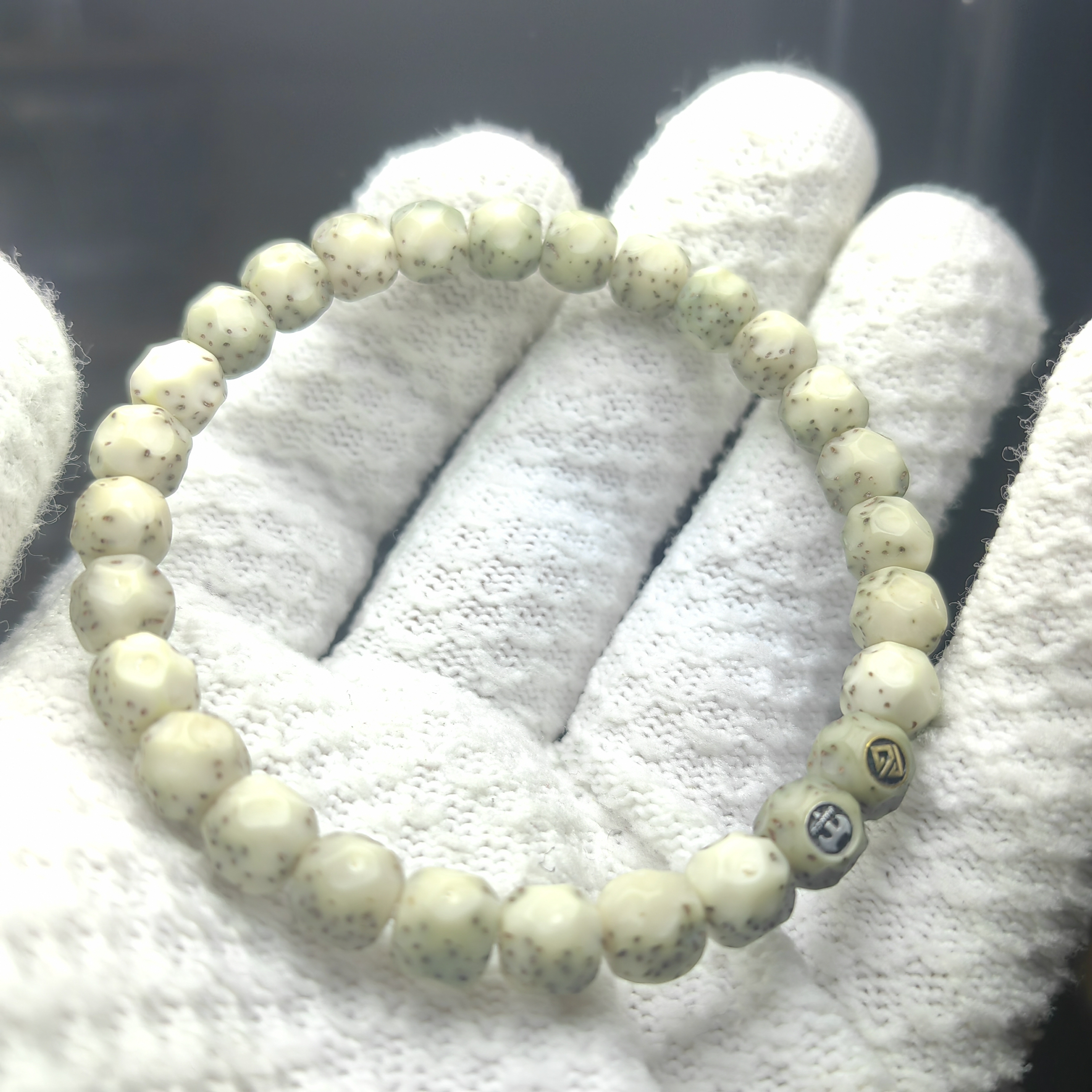 一物一图8改手工雕糯冰无相直径约7.8㎜原生态星月菩提金银标手串