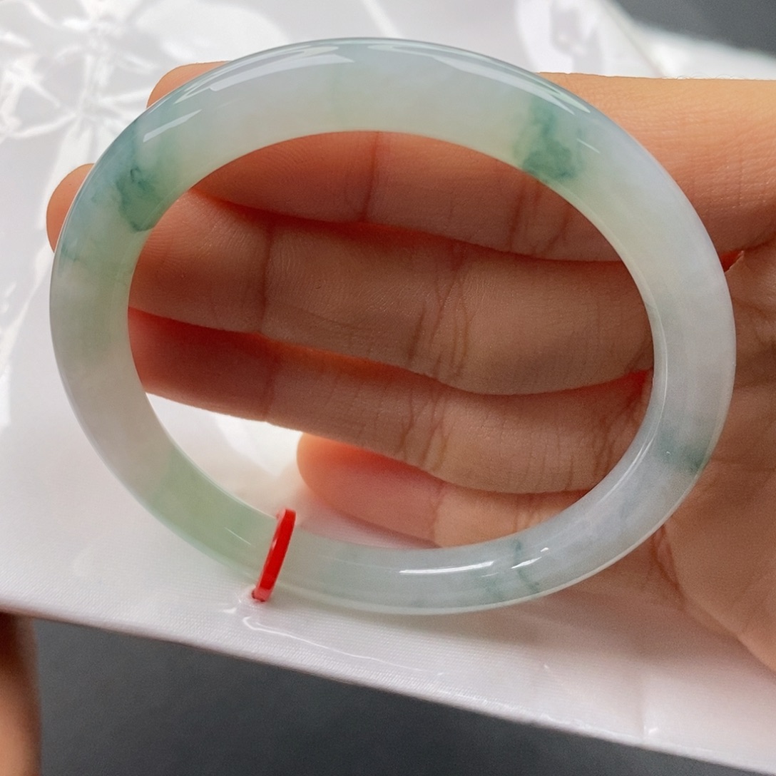 晶***翡翠未镶嵌手镯（圆镯）53圈