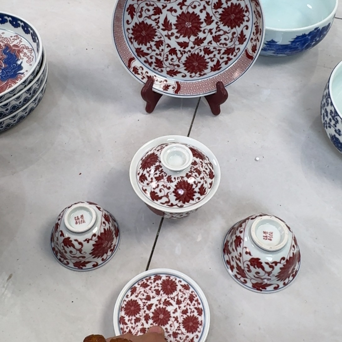 陶摆件釉里红缠枝莲五件套