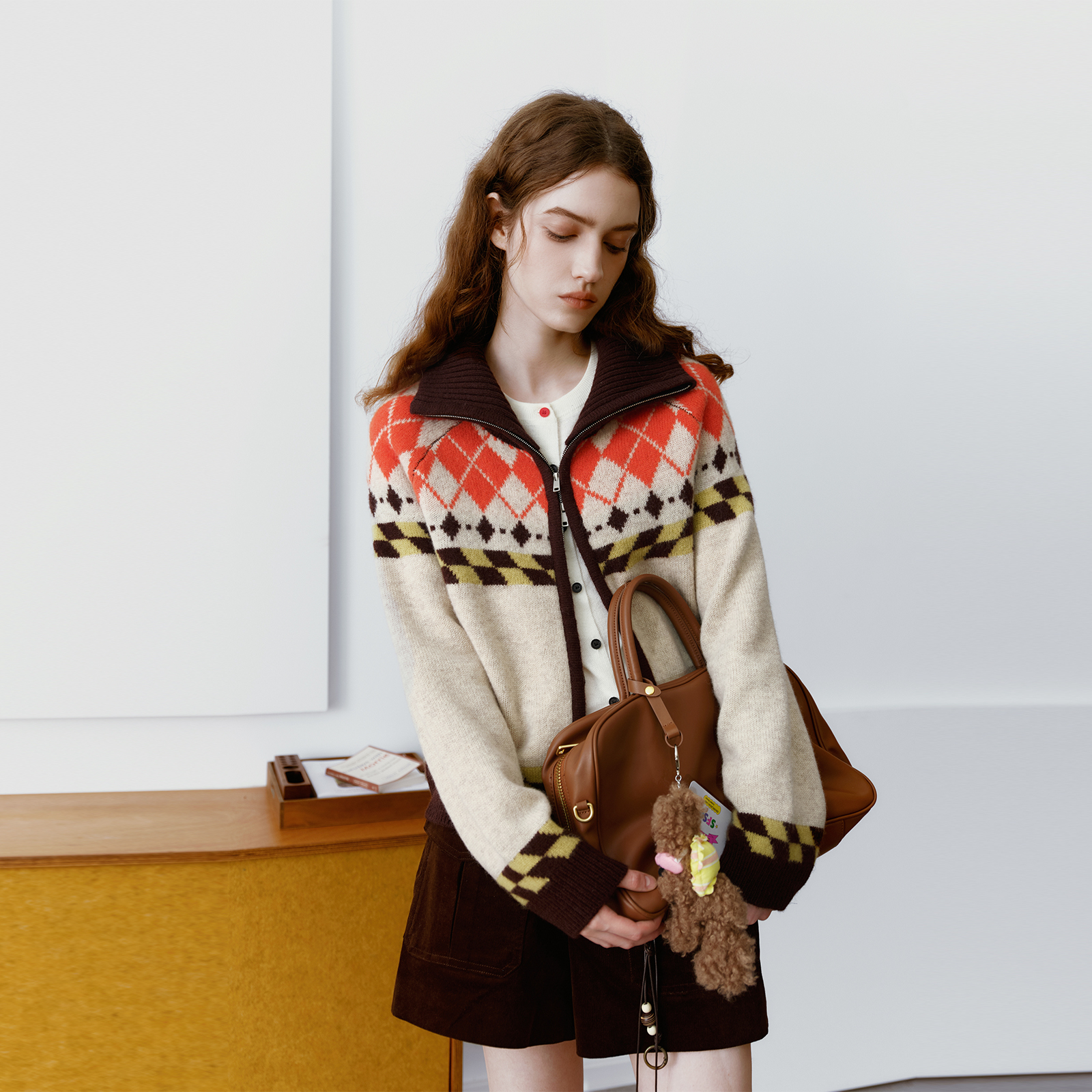 wana try 【明星同款】卡其色撞色菱格费尔岛拉链毛衣【达人】