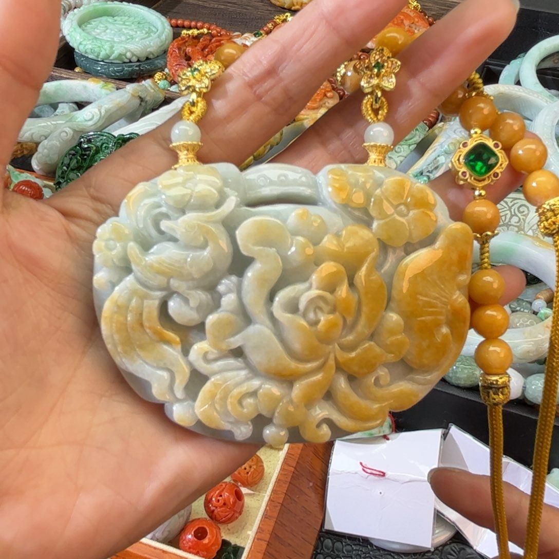 翡翠颈饰未镶嵌待编款