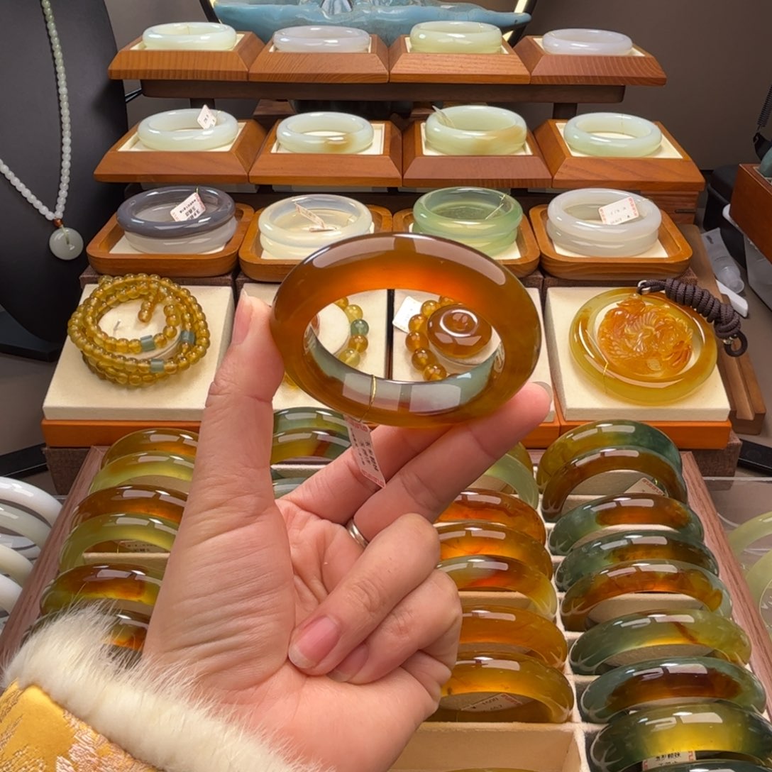 蛇纹石玉未镶嵌手镯54