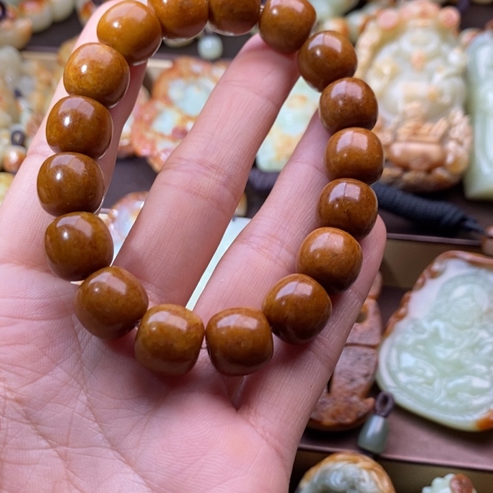 诚***信岫岩河磨玉（透闪石质玉）未镶嵌把件