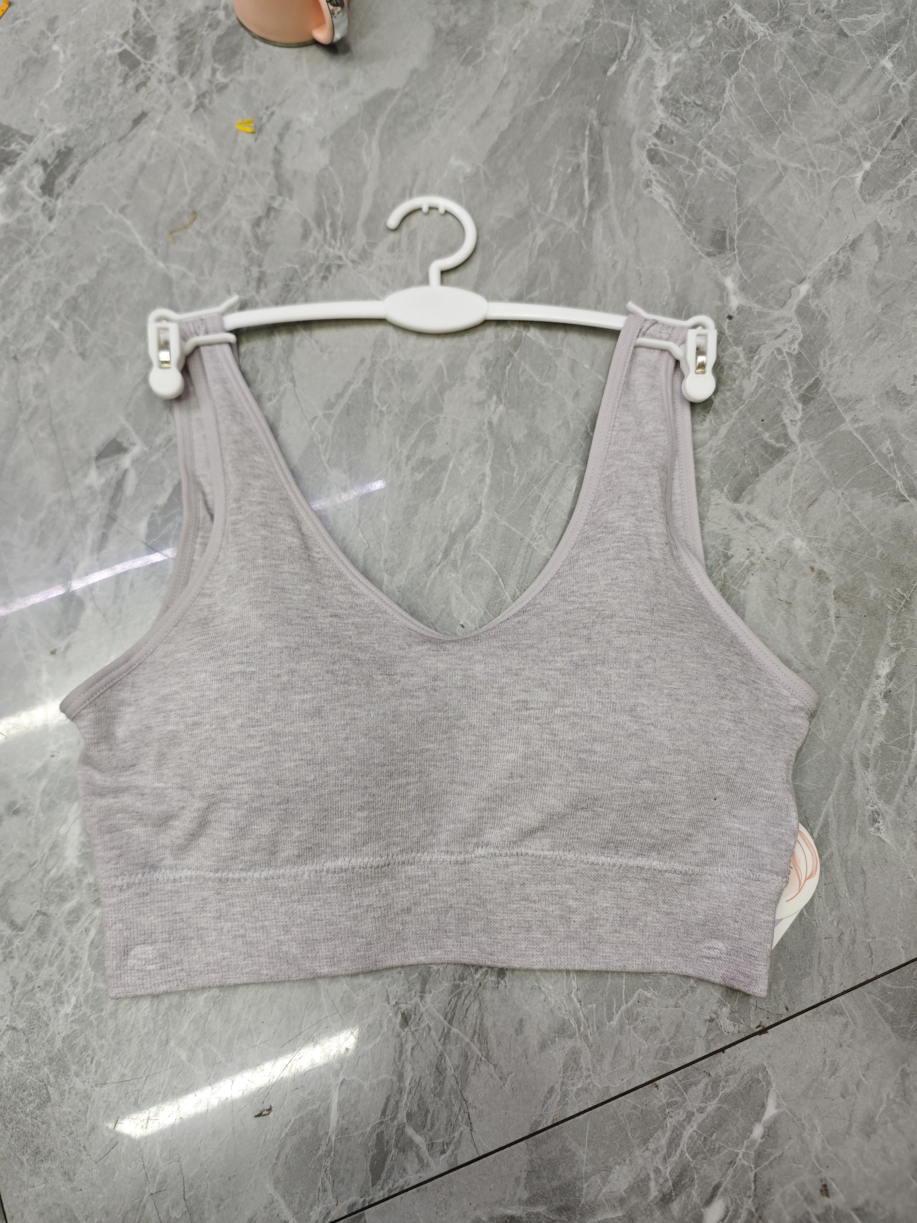 美背无钢圈一体杯运动内衣（90-120斤）颜色随机清货