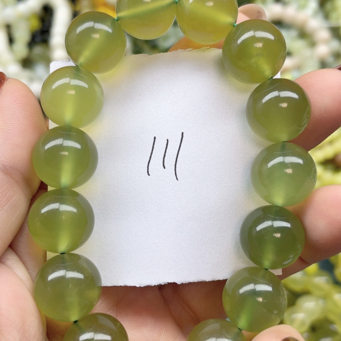 未镶嵌蛇纹石玉手链诺*。