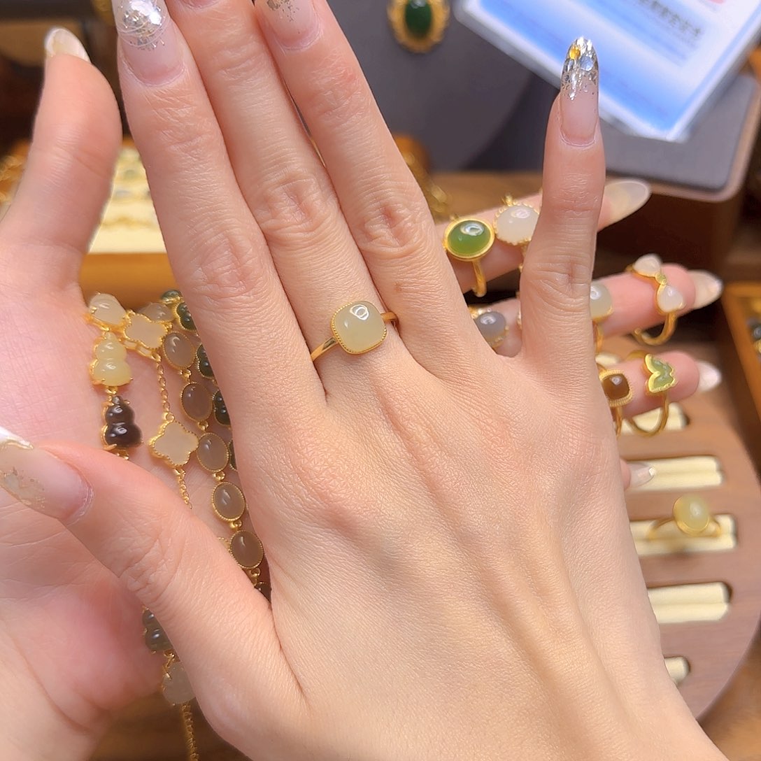 和田玉戒指银S925镀金镶嵌