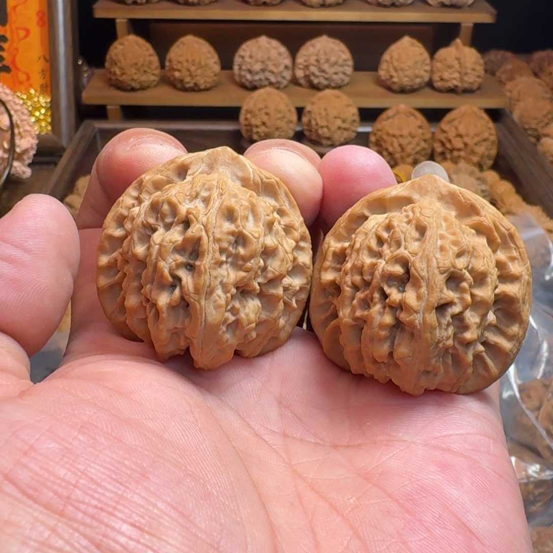 吊坠文玩核桃珊瑚纹 尺寸41