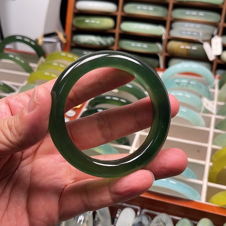 岫玉未镶嵌手镯岫玉