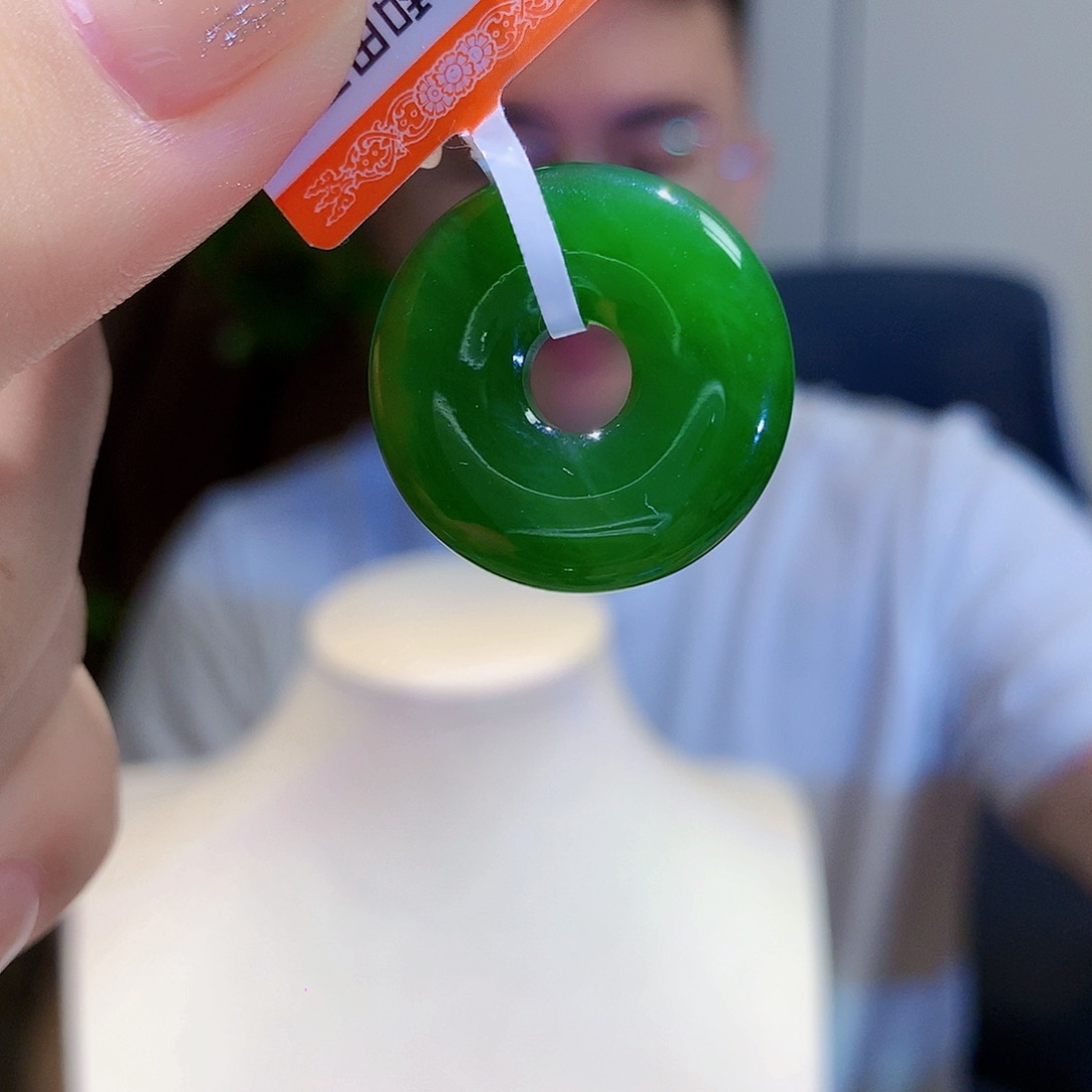 和田玉（碧玉）未镶嵌颈饰卡25左右