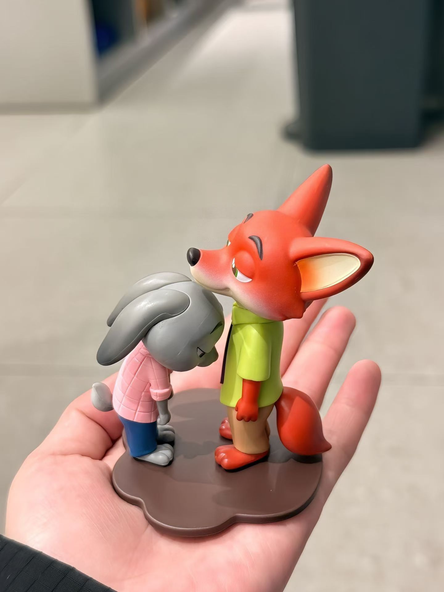 【爱的抱抱】疯狂动物城盲盒拍档系列狐尼克朱迪甜蜜倚靠可爱摆件