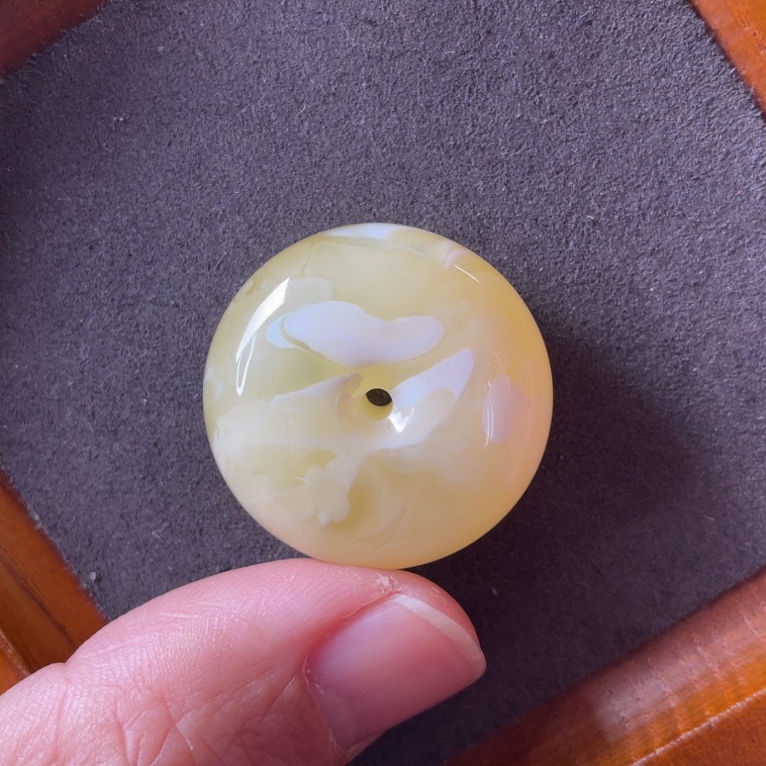 琥珀颈饰未镶嵌蜜蜡吊坠