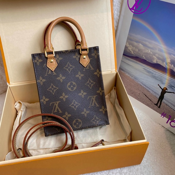 99新 LouisVuitton/路易威登 老花琴谱包/74923576/12期/代卖服务