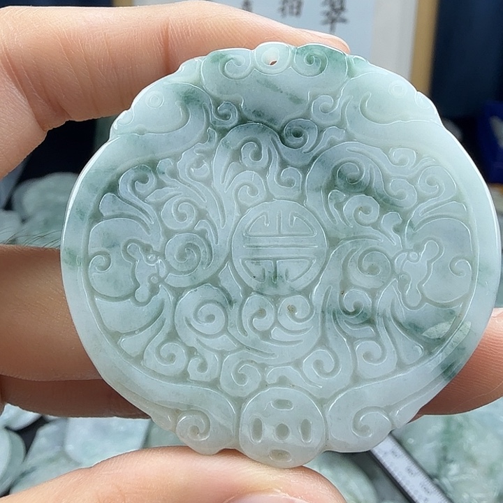 翡翠未镶嵌颈饰翡翠