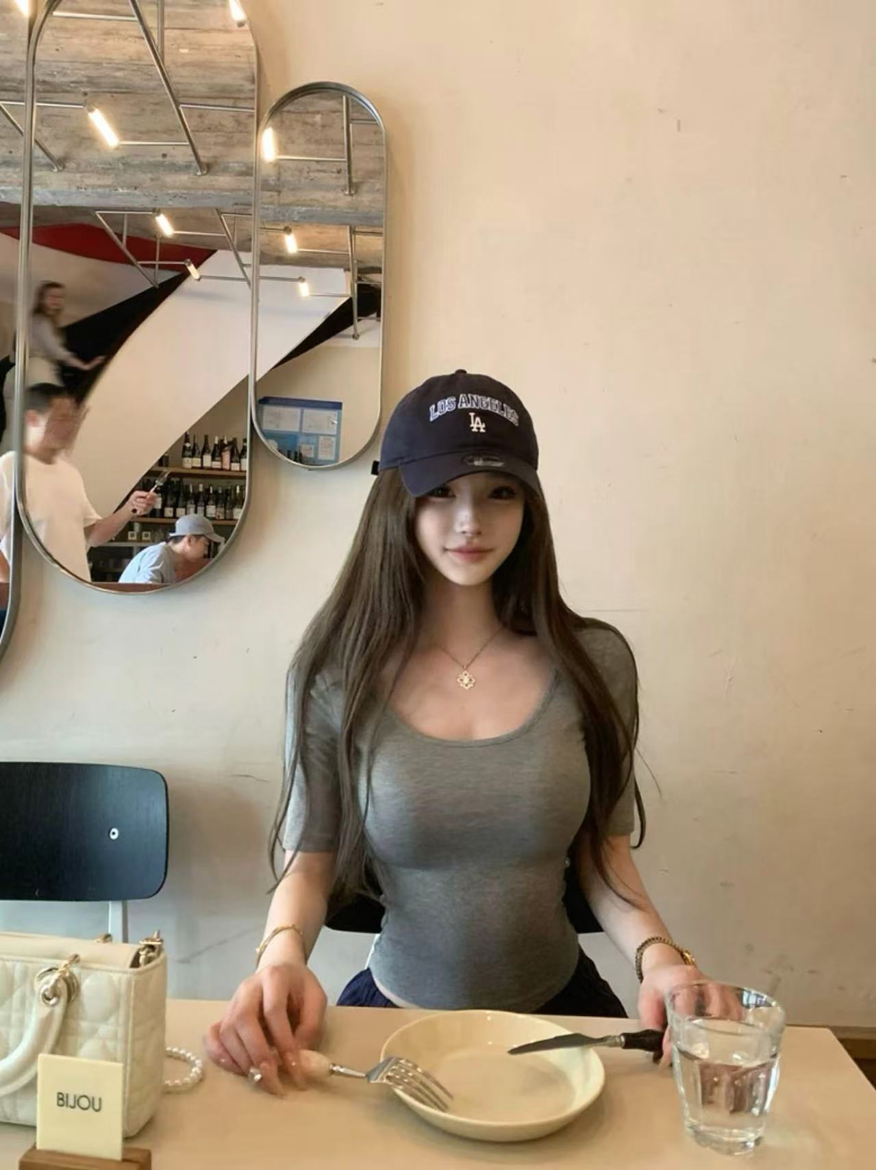 性感纯欲u领藏蓝短袖T恤女2025夏季新款气质紧身掐腰短款百搭上衣