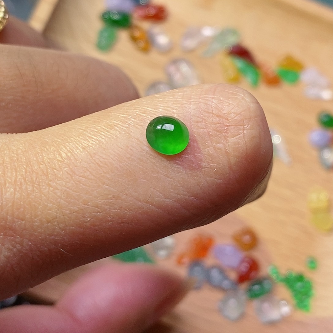 翡翠颈饰未镶嵌翡翠