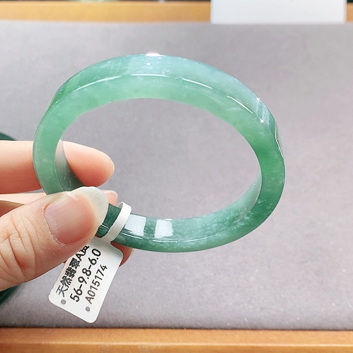 【闪购商品】翡翠手镯（圆镯）未镶嵌