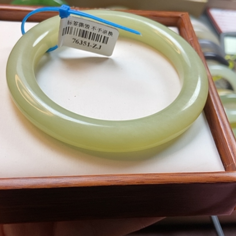 【闪购商品】和田玉手镯未镶嵌59.1