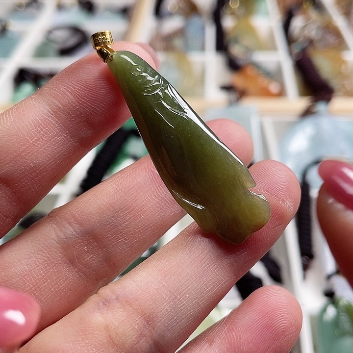 翡翠颈饰未镶嵌8596555555