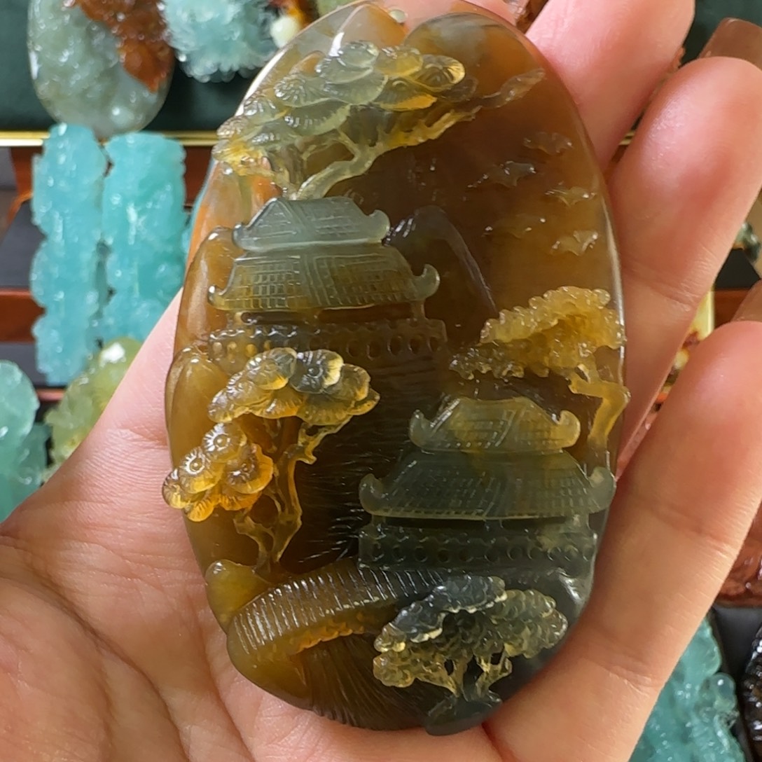 岫玉未镶嵌颈饰山水