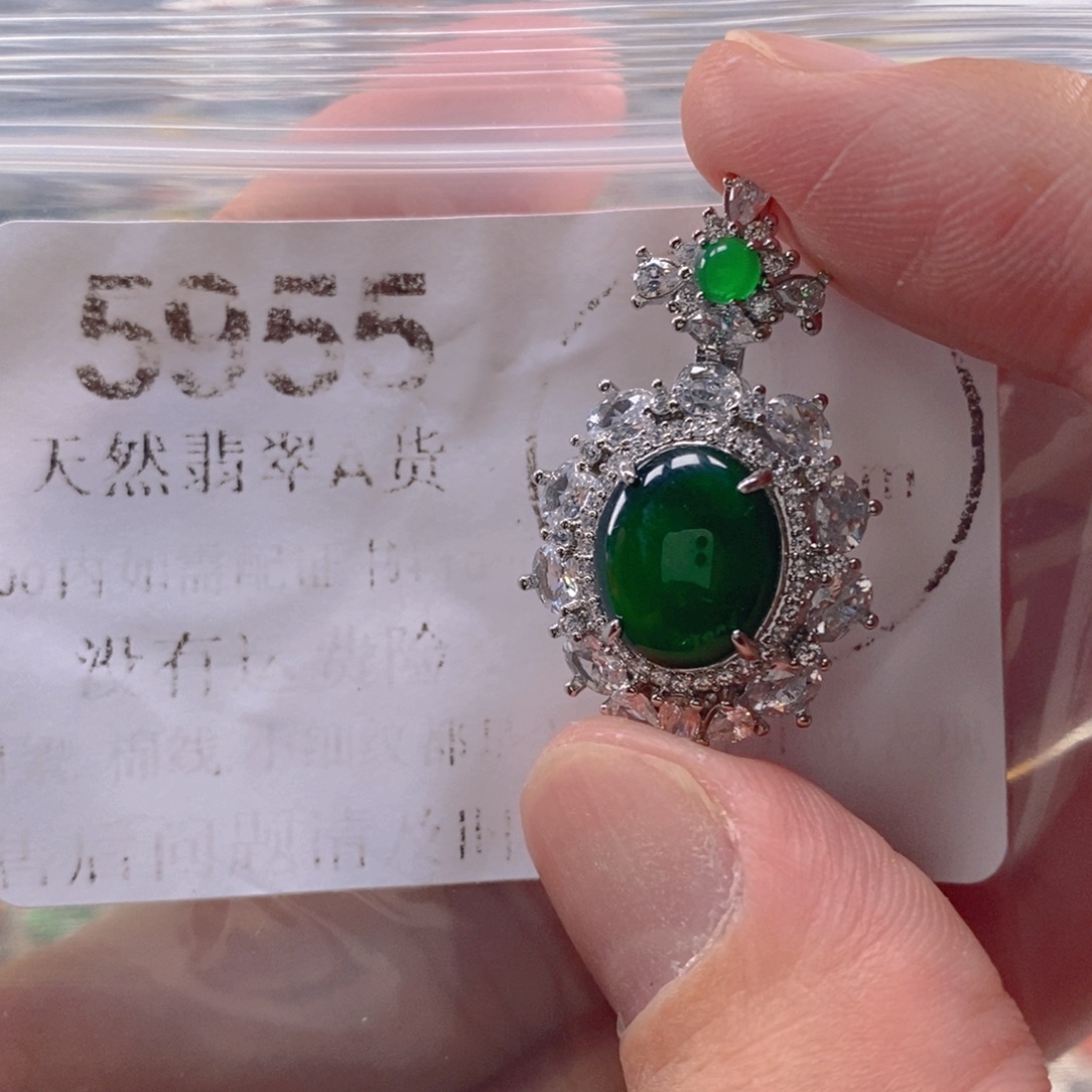 吊坠(不含链)未镶嵌翡翠