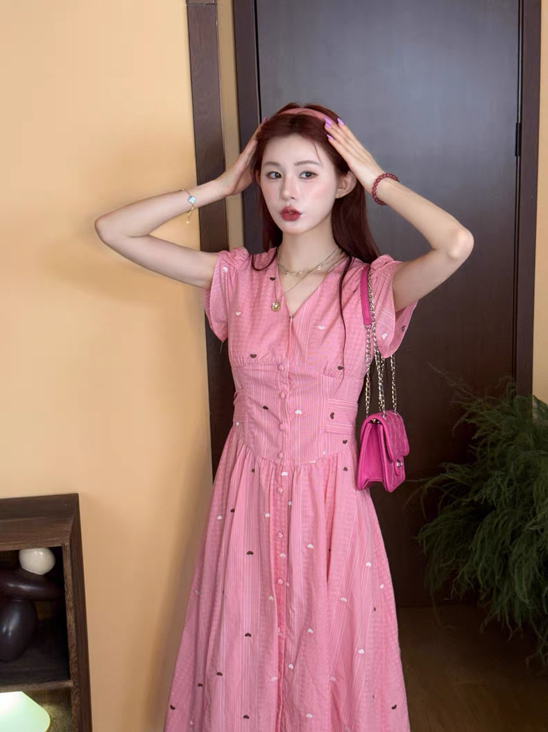 法式甜美风粉色浪漫连衣裙女2025初夏穿搭新款长裙简单大方的裙子