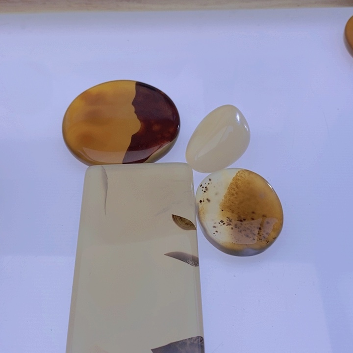 玛瑙/玉髓颈饰未镶嵌丫**?