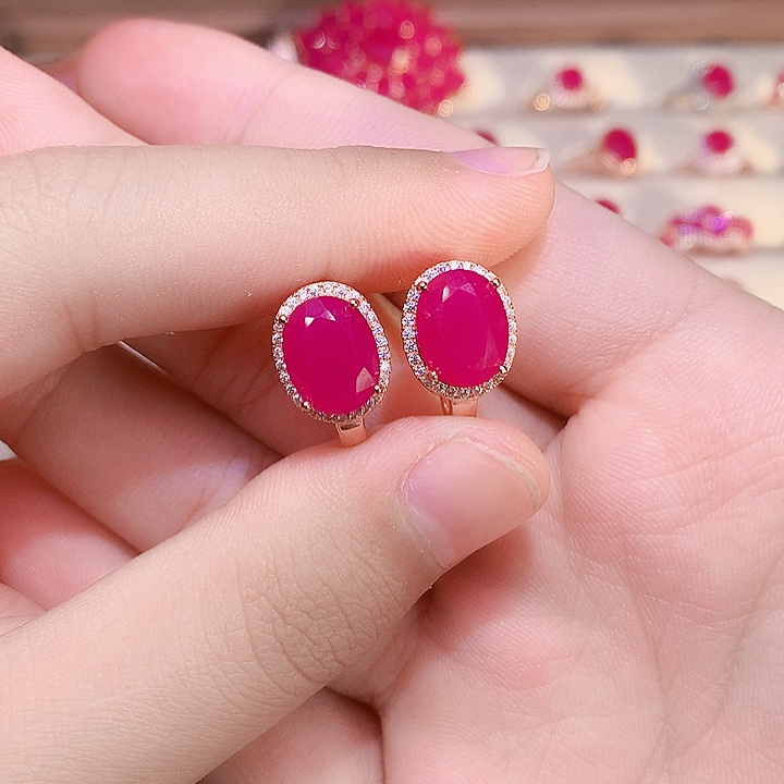 银S925镶嵌红宝石耳饰