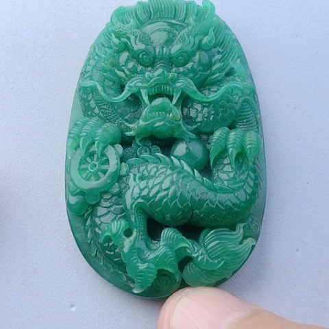 独山玉颈饰未镶嵌