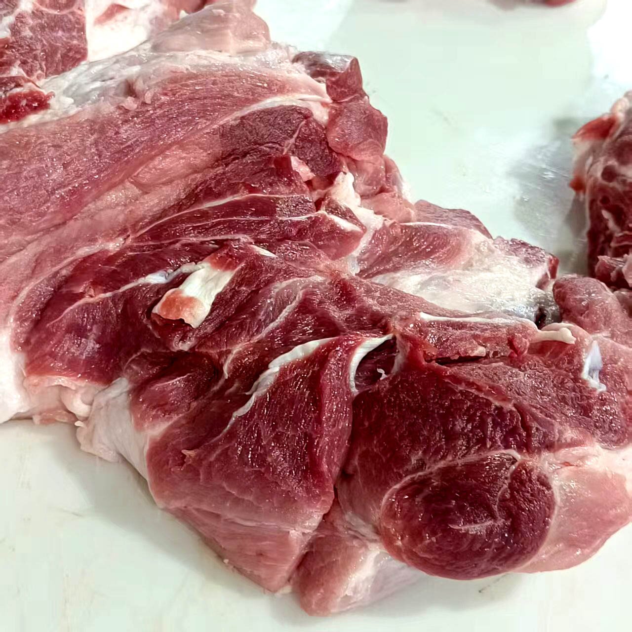【顺丰】带皮腿肉4斤黑猪肉猪腿肉农家散养土猪肉1000g*2袋