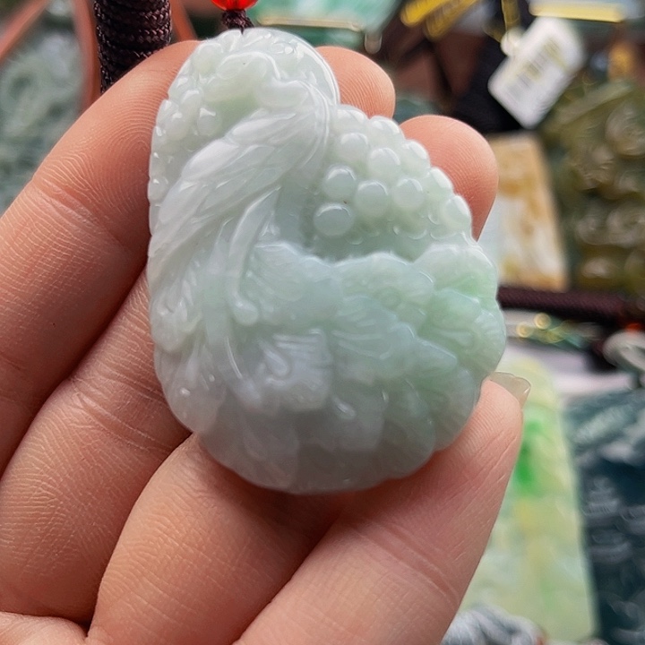 翡翠未镶嵌颈饰挂件