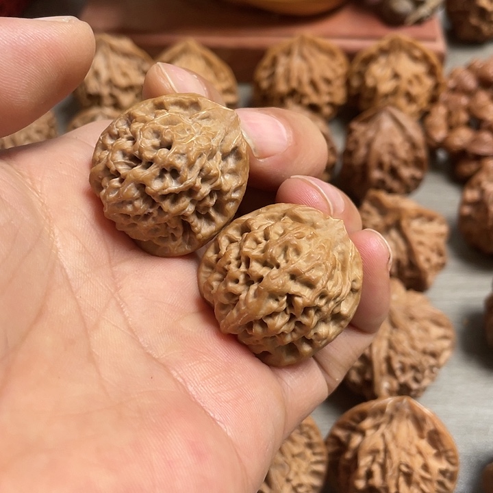 【闪购商品】文玩核桃把件钢*秦闷31尺