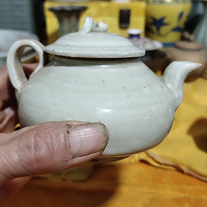 瓶有*思浙江龙泉窑工艺艺术珍藏品