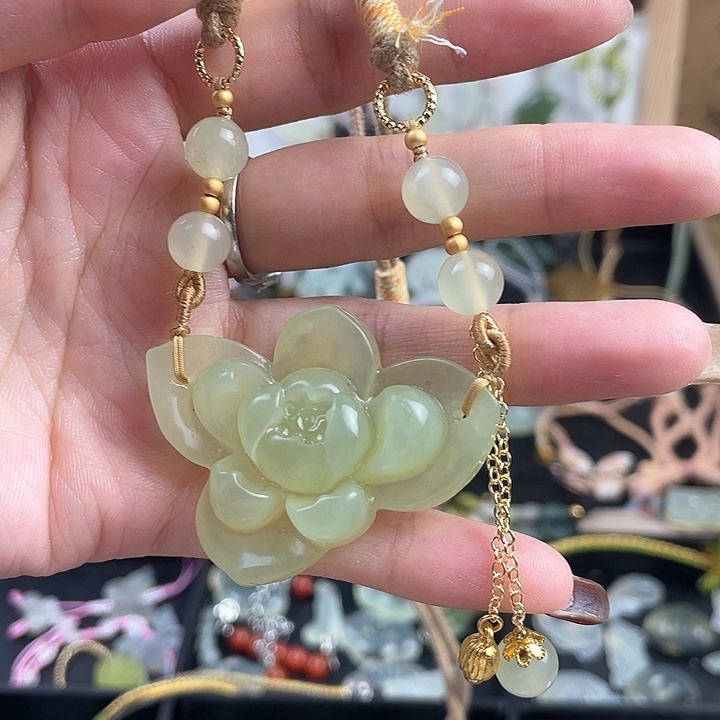 蛇纹石玉合金颈饰