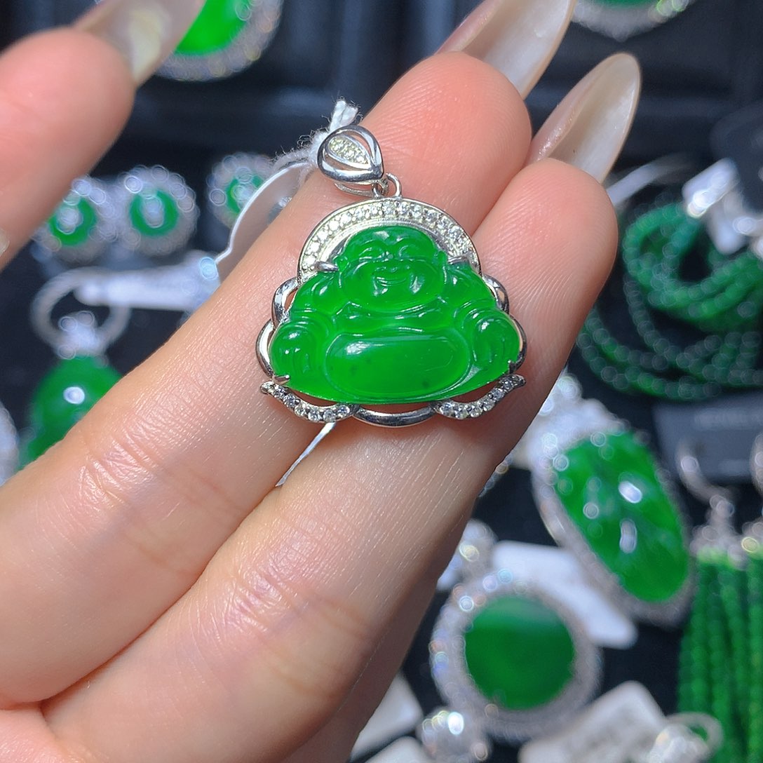 翡翠颈饰银S925镶嵌翡翠