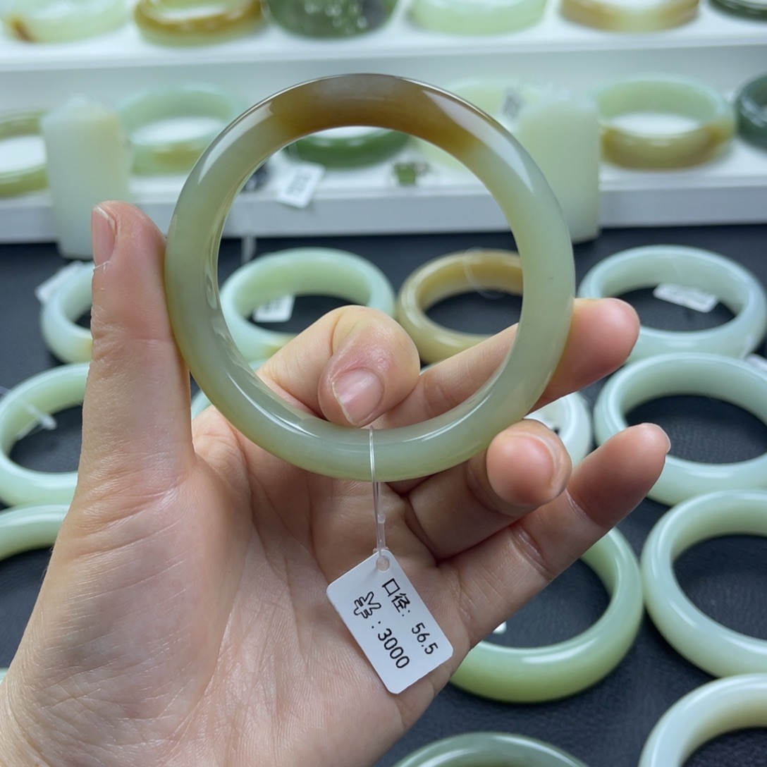 和田玉（糖玉）手镯未镶嵌