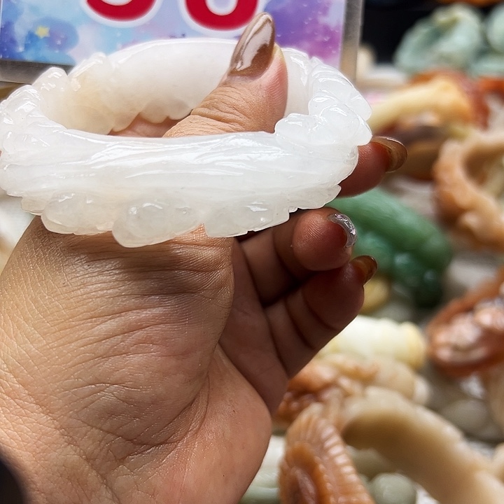 未镶嵌手镯石英岩玉
