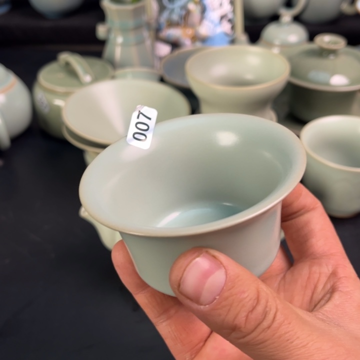 郭***摆件天蓝釉汝瓷微瑕马蹄