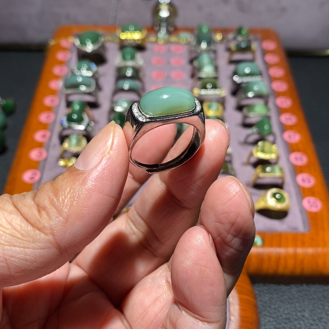 和田玉未镶嵌戒指