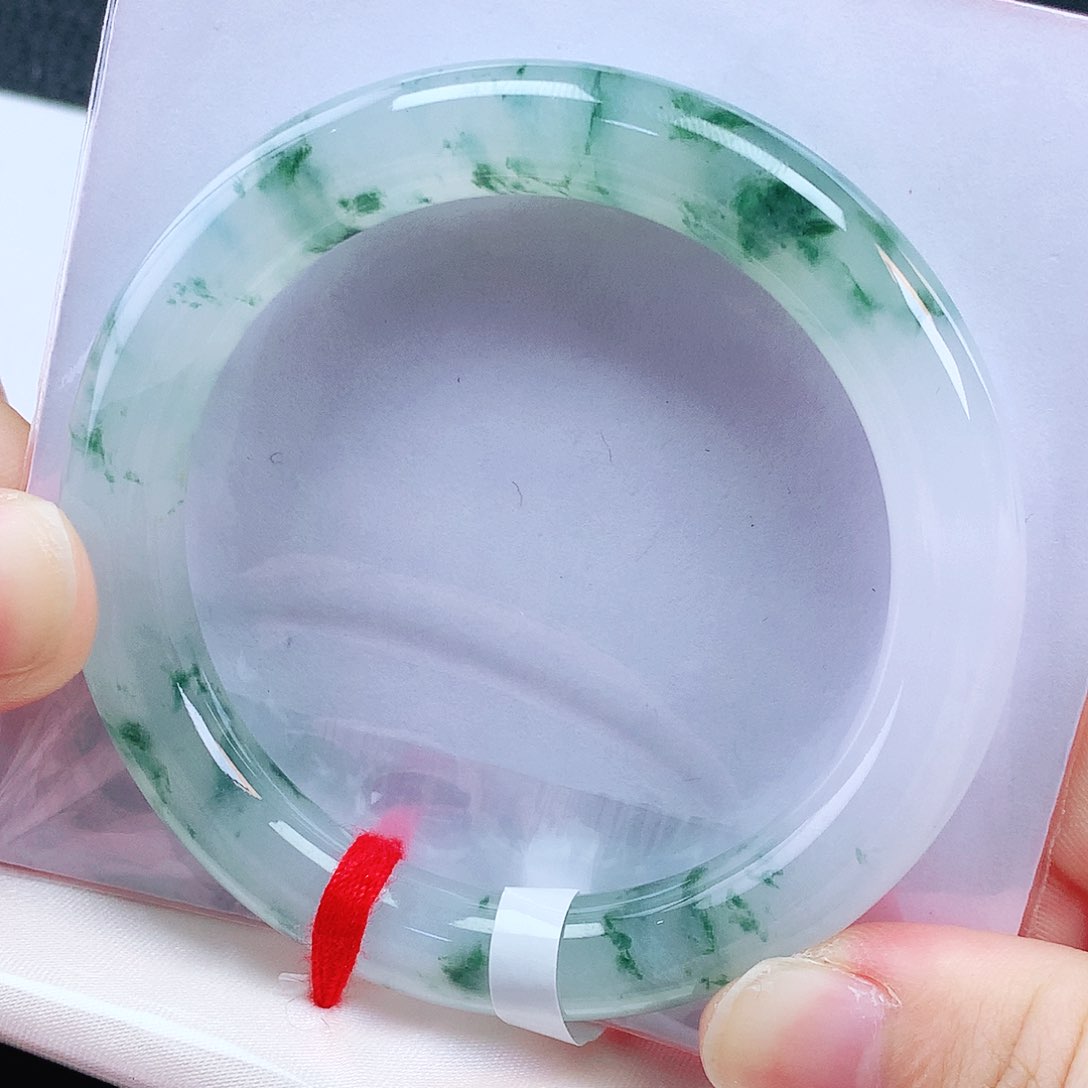 未镶嵌手镯（圆镯）翡翠52圈