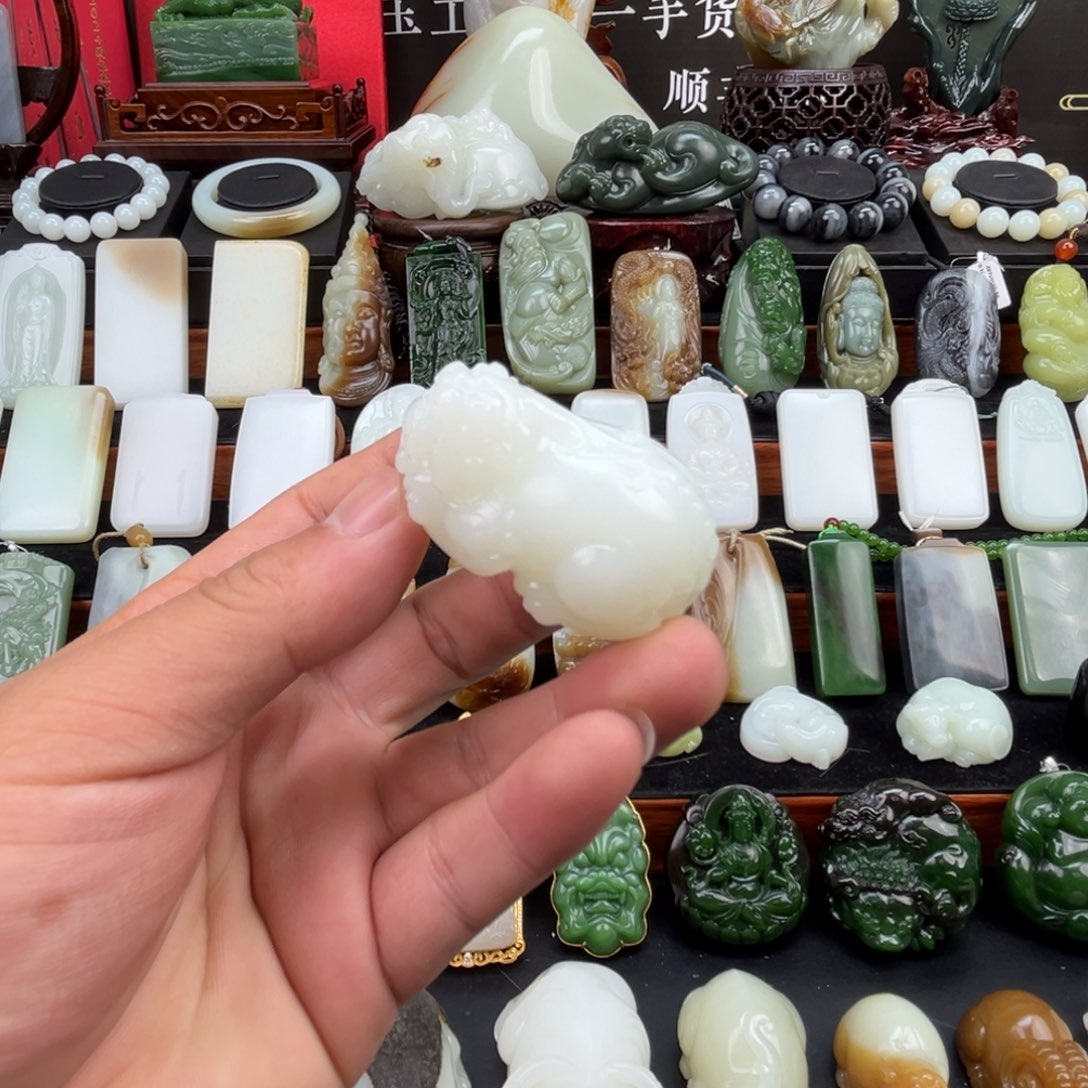 和田玉未镶嵌挂件