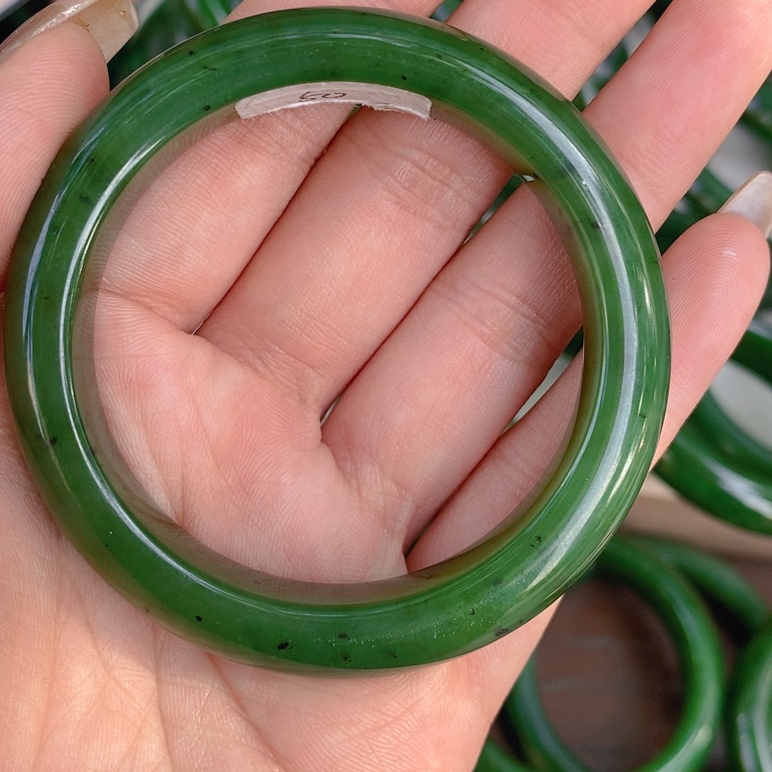 玥***酱和田玉（碧玉）未镶嵌手链