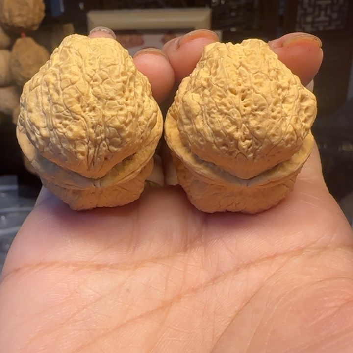 文玩核桃吊坠蝴蝶蟾