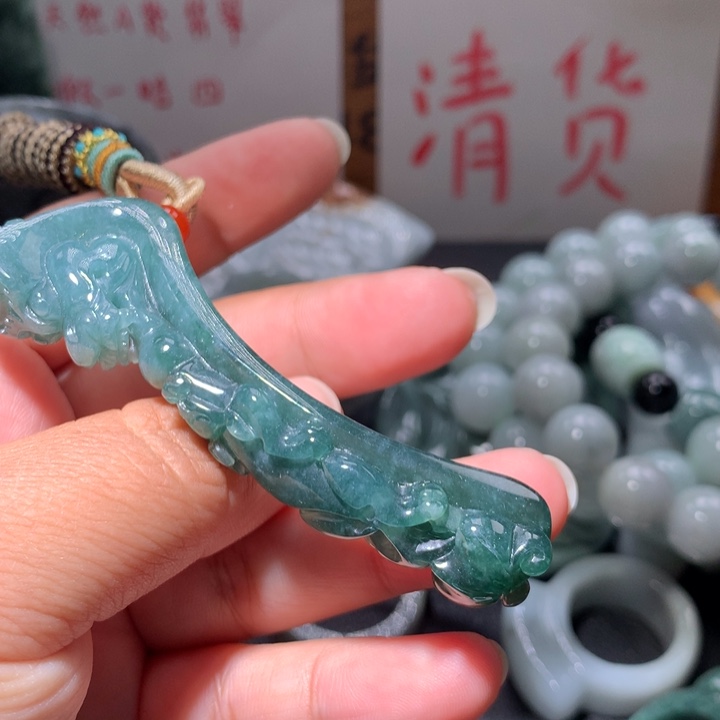 翡翠未镶嵌颈饰保真天然A货翡翠