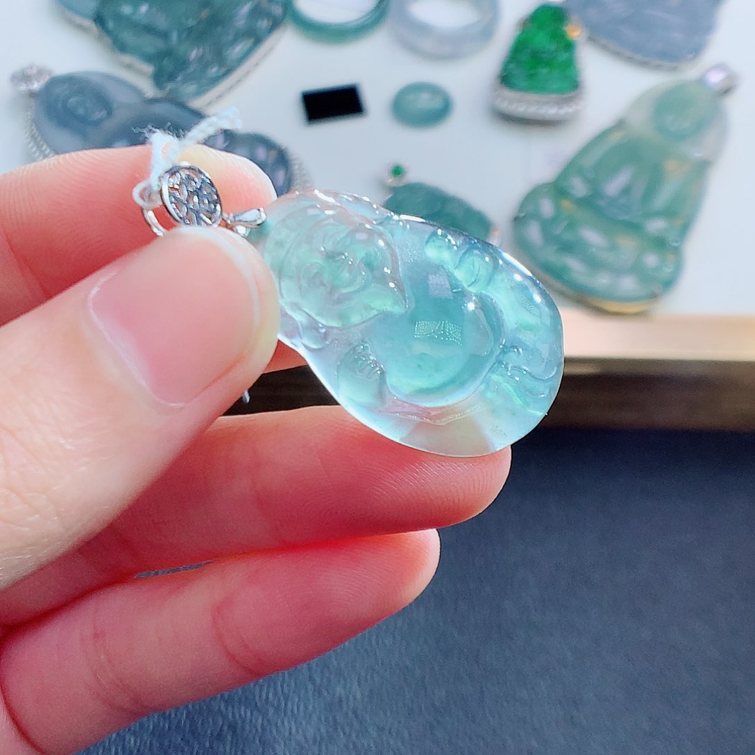 翡翠颈饰未镶嵌翡翠