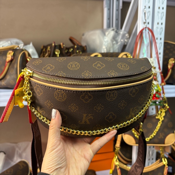 ［胸包轻奢］新款时尚百搭复古单肩斜挎女士饺子包