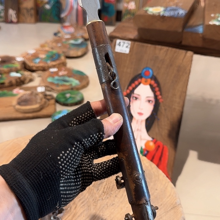 ?***吉老榆木丙烯颜料画