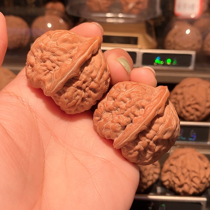 律***己文玩核桃把件金字塔