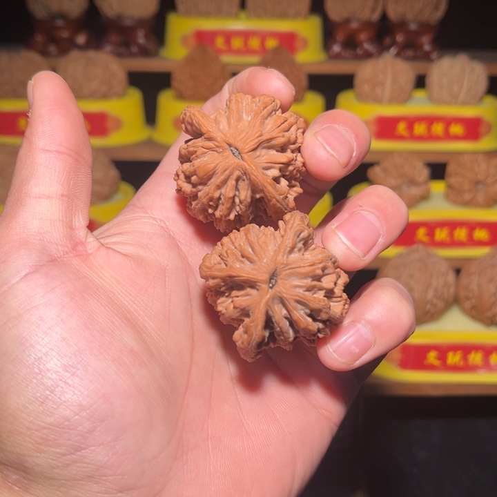 南***人文玩核桃把件虎头