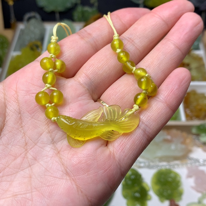 合金蛇纹石玉吊坠